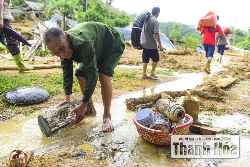 Bản làng Yên Nhân sau ngày lũ dữ, hàng chục ngôi nhà bị cuốn sập