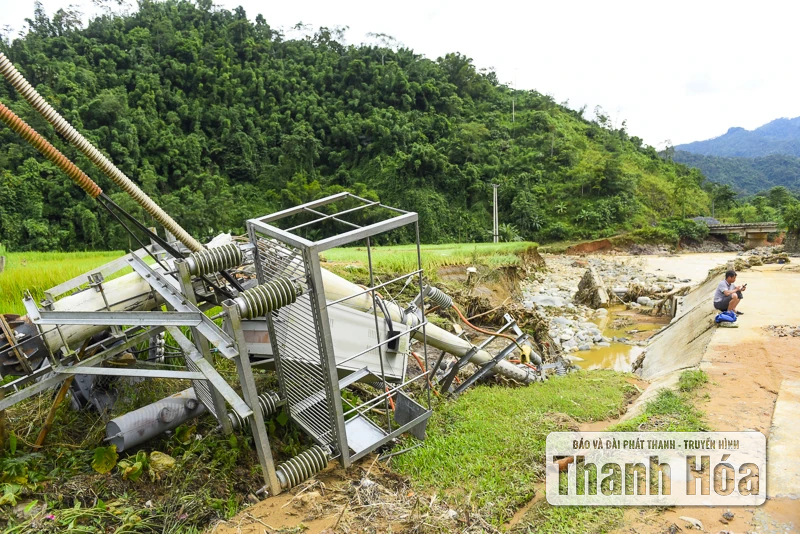 Bản làng Yên Nhân sau ngày lũ dữ, hàng chục ngôi nhà bị cuốn sập