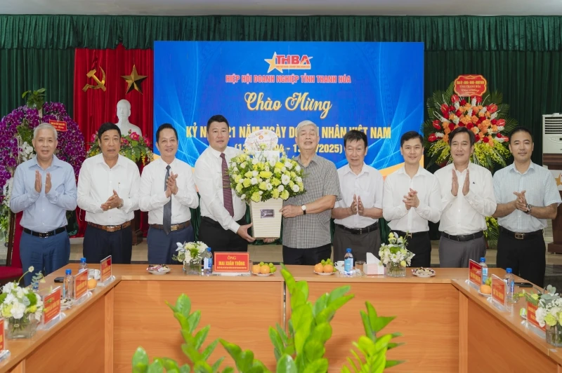 Các cơ quan, đơn vị chúc mừng Ngày Doanh nhân Việt Nam