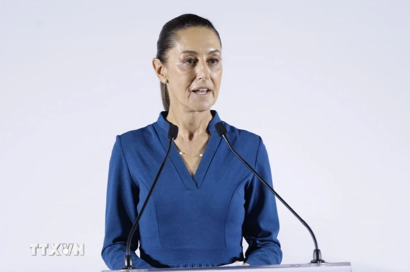 Tổng thống Sheinbaum và 1 năm chèo lái Mexico giữa những cơn sóng cả