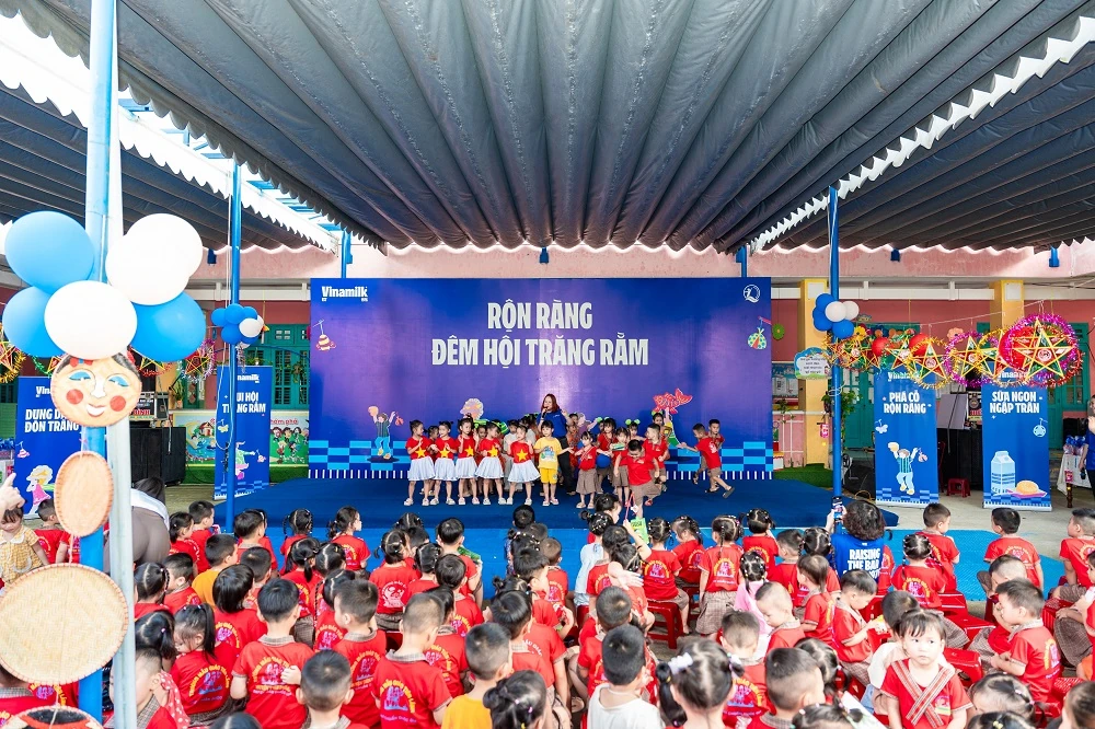Vinamilk đồng hành mang Tết Trung thu đến hơn 10.000 trẻ em trên cả nước