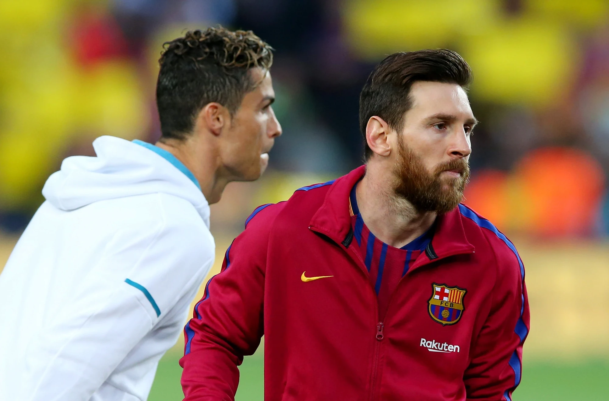 HLV Văn Sỹ Sơn tái ngộ SLNA; MU nên mượn Messi tháng 1?