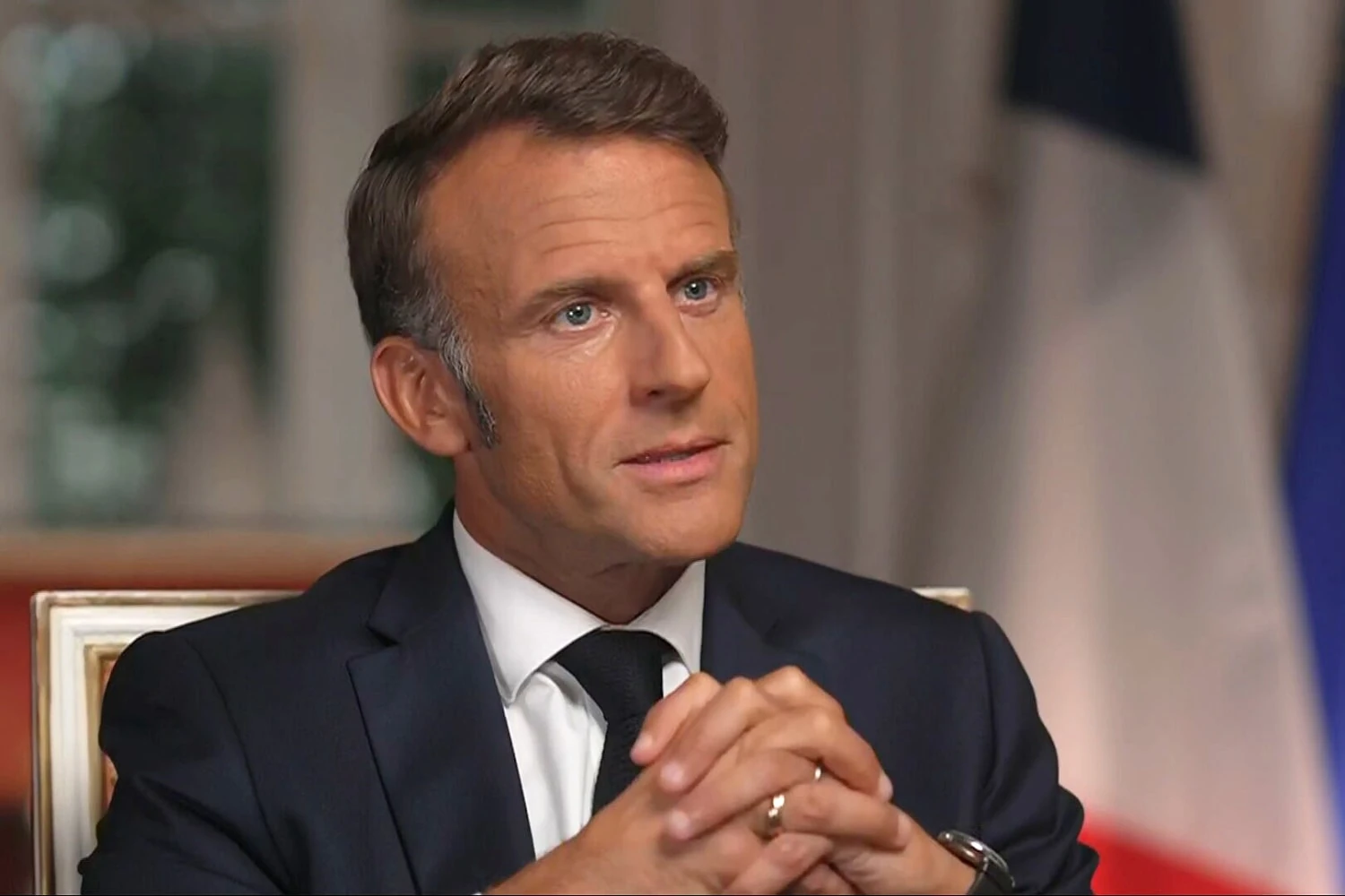 Tổng thống Emmanuel Macron chịu sức ép bầu cử Quốc hội sớm giữa khủng hoảng chính trị Pháp