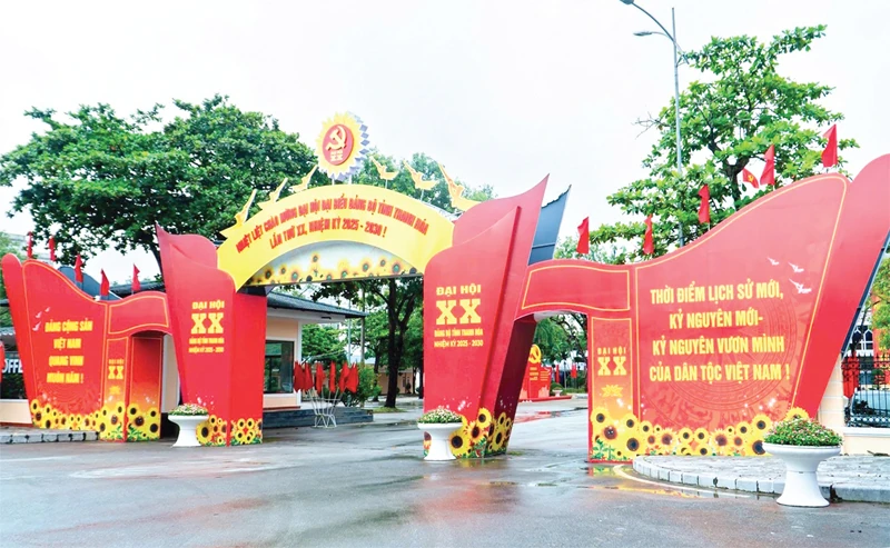 Vững tin dưới ngọn cờ vinh quang của Đảng