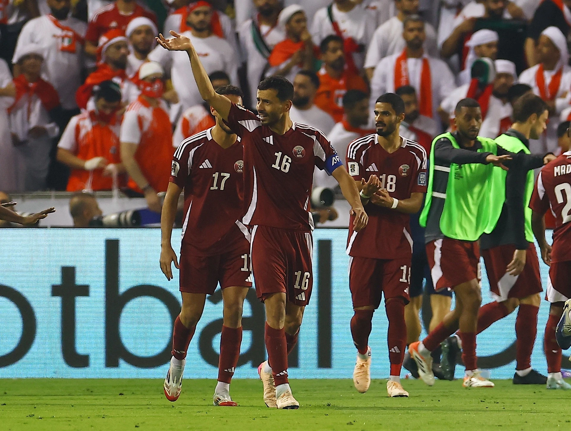 Việt Nam thăng hạng FIFA; Ronaldo lập kỷ lục ghi bàn tại vòng loại World Cup