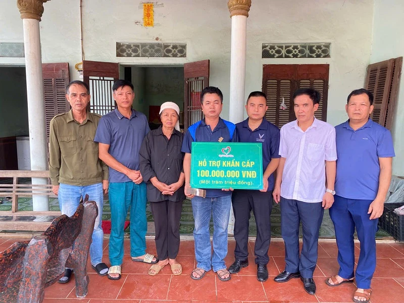 6,54 tỷ đồng đã được Tập đoàn Vingroup trao tặng cho người dân tỉnh Thanh Hóa bị thiệt hại do bão số 10
