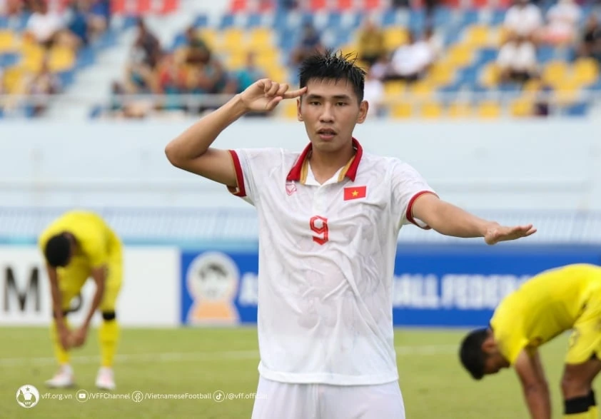 LĐBĐ Thái Lan xin lỗi Việt Nam về sự cố hiển thị sai Quốc kỳ; Liverpool bị loại khỏi Cúp Liên đoàn Anh