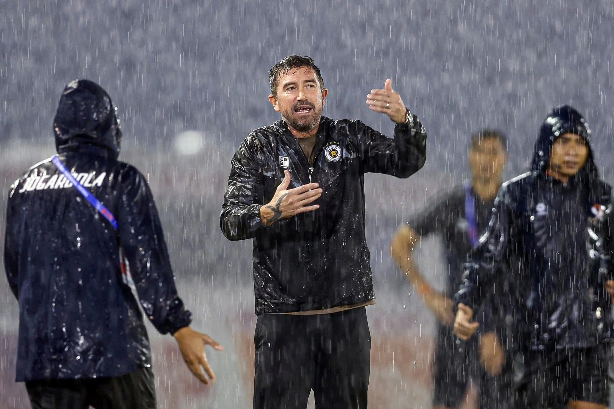 FIFA giữ nguyên án phạt với Malaysia; Ronaldo: “Messi không giỏi hơn tôi”
