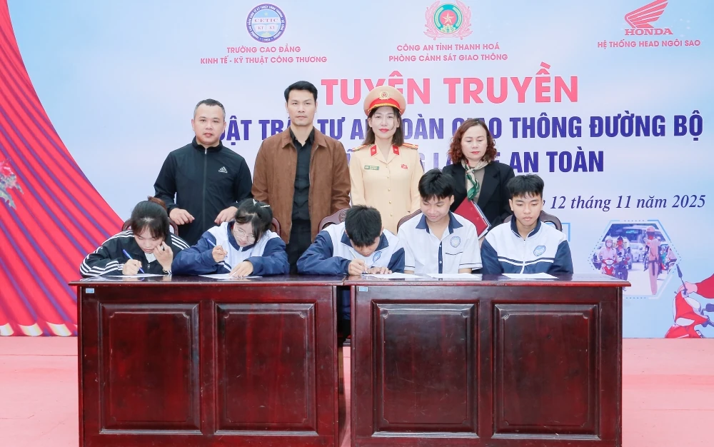 Tuyên truyền pháp luật về an toàn giao thông đường bộ và kỹ năng lái xe cho học sinh, sinh viên