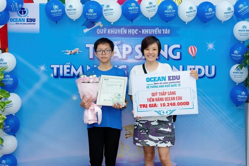 Cậu bé 13 tuổi gây chú ý với điểm IELTS 8.0