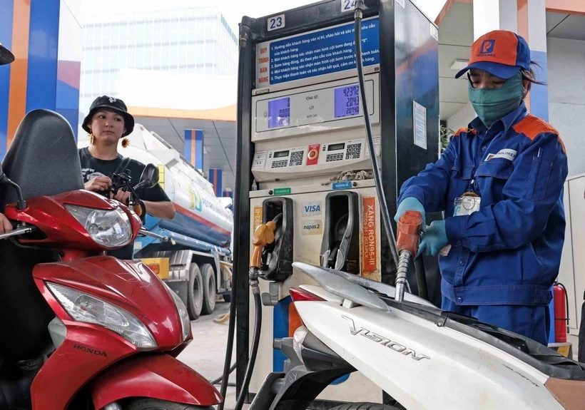 Giá xăng dầu đồng loạt tăng