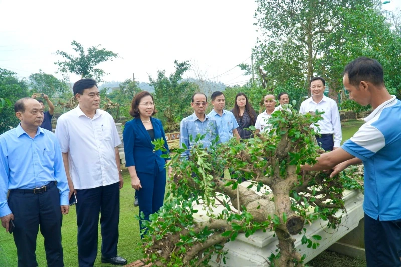 Đổi mới các phong trào nông dân, xây dựng tổ chức Hội vững mạnh toàn diện