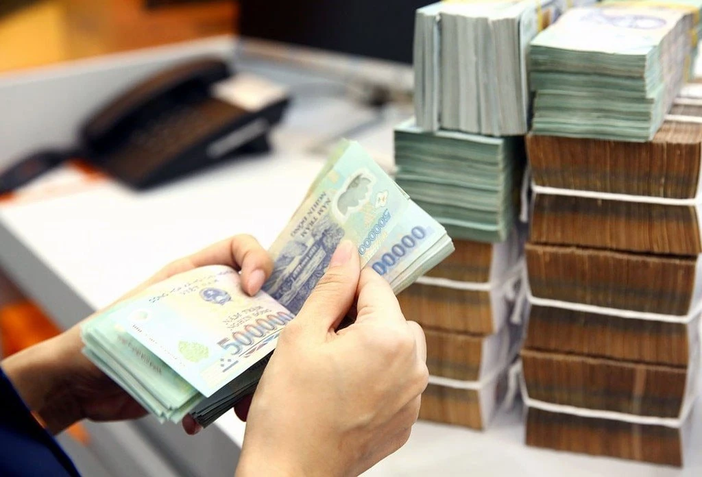 Thu ngân sách 10 tháng hơn 2,1 triệu tỷ đồng, vượt dự toán cả năm