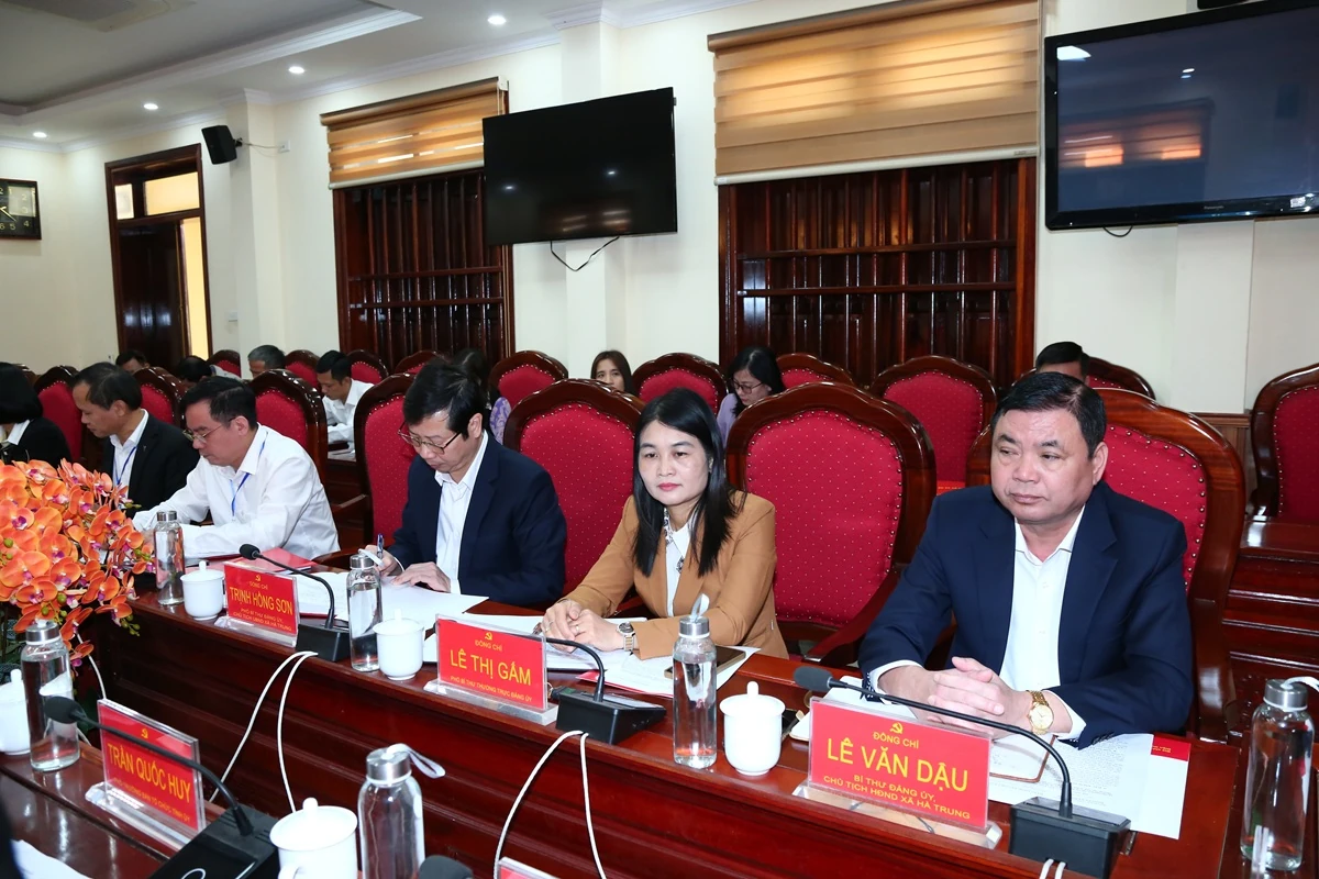 Phó Bí thư Thường trực Tỉnh ủy Nguyễn Hồng Phong thăm, làm việc tại các xã Hà Trung, Tống Sơn