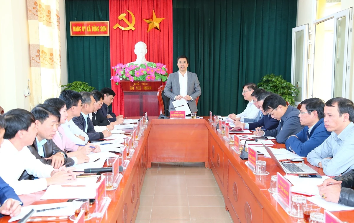 Phó Bí thư Thường trực Tỉnh ủy Nguyễn Hồng Phong thăm, làm việc tại các xã Hà Trung, Tống Sơn