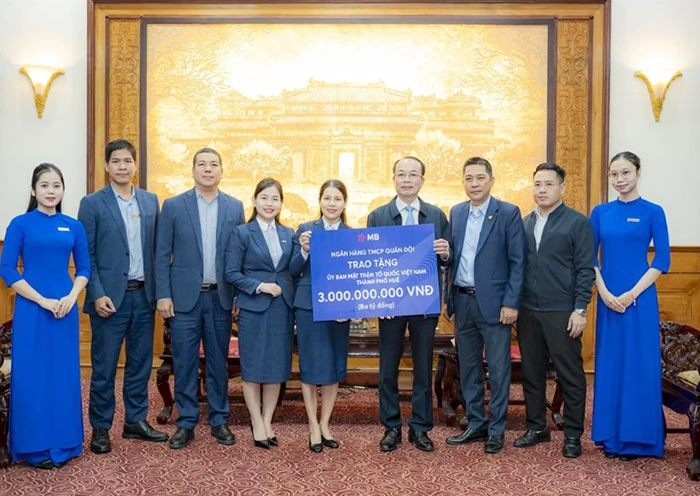 Ngân hàng TMCP Quân đội đóng góp 3 tỷ đồng hỗ trợ thành phố Huế khắc phục hậu quả thiên tai