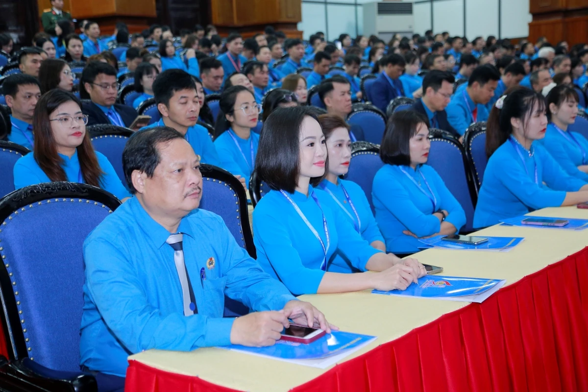 Phát huy trí tuệ, sức mạnh của đoàn viên, công nhân lao động trong sự nghiệp xây dựng và phát triển kinh tế - xã hội