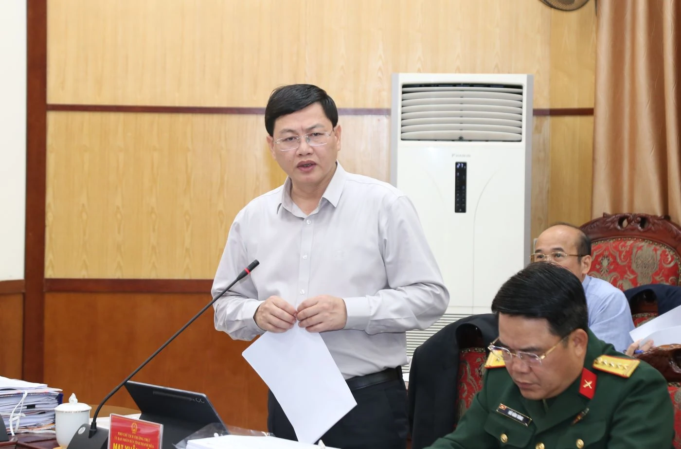 Thảo luận, cho ý kiến vào kế hoạch, chương trình hành động phát triển kinh tế - xã hội năm 2026