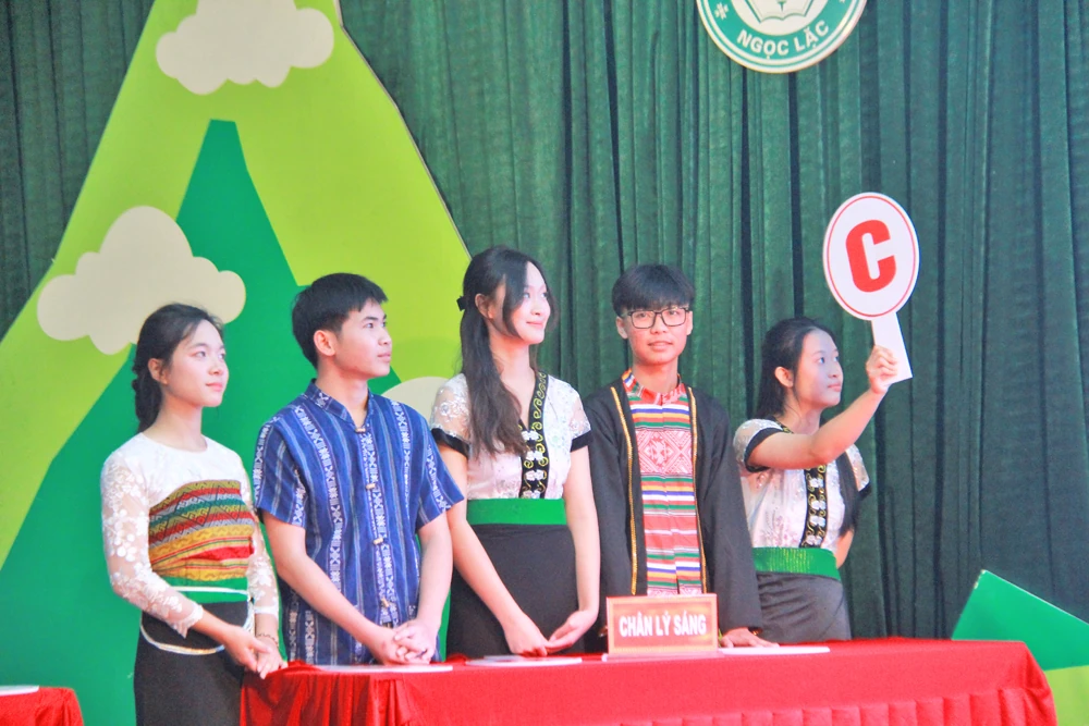 Hội thi tìm hiểu pháp luật cho học sinh Trường THPT Dân tộc nội trú Ngọc Lặc