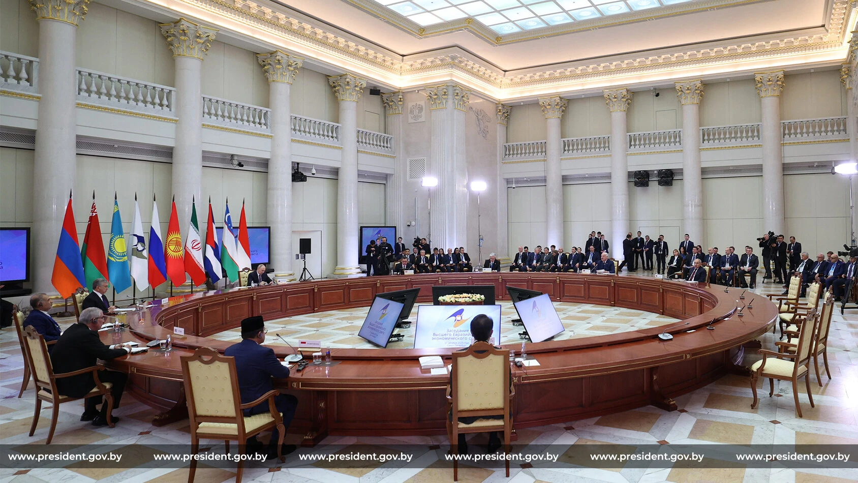 Tổng thống Putin: Nga sẵn sàng tăng cường hợp tác với các quốc gia thành viên khác của Liên minh Kinh tế Á - Âu