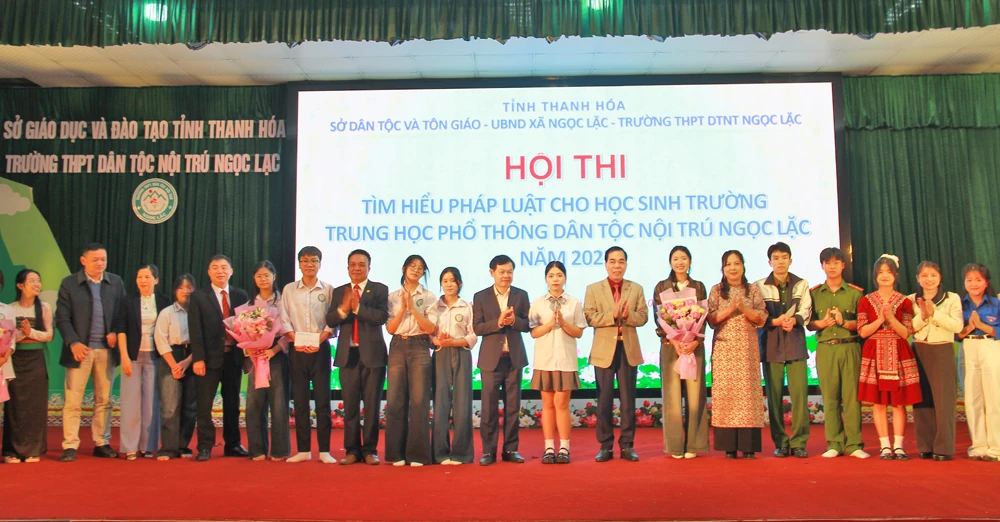 Hội thi tìm hiểu pháp luật cho học sinh Trường THPT Dân tộc nội trú Ngọc Lặc
