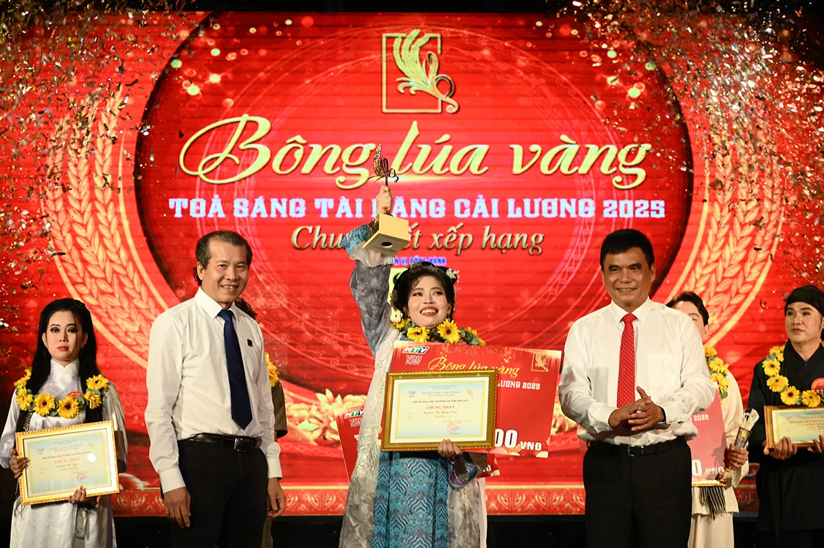 Bình Điền - 32 năm bền bỉ đồng hành, tỏa sáng tài năng Cải lương Việt