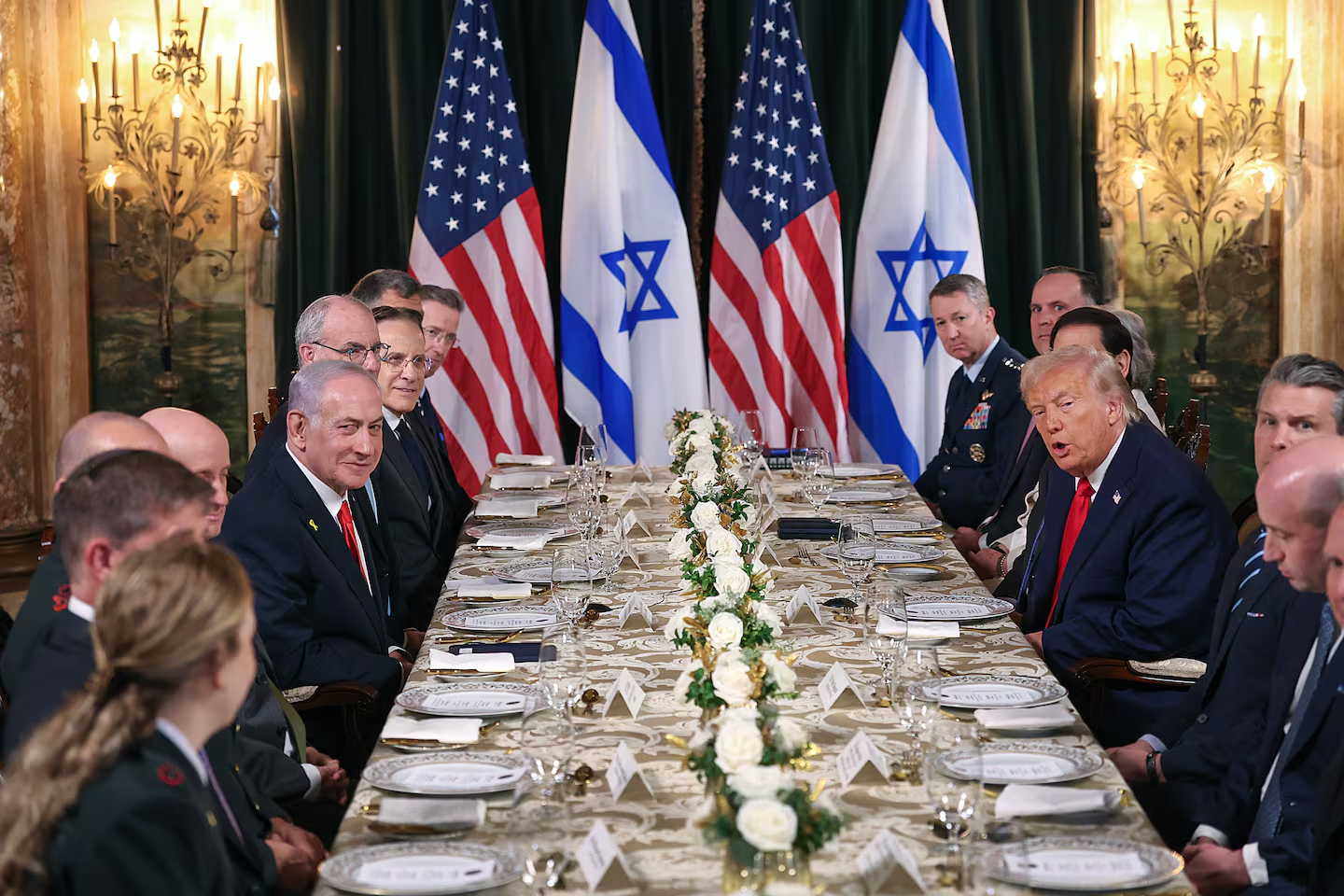 Tổng thống Trump cảnh báo Iran và Hamas