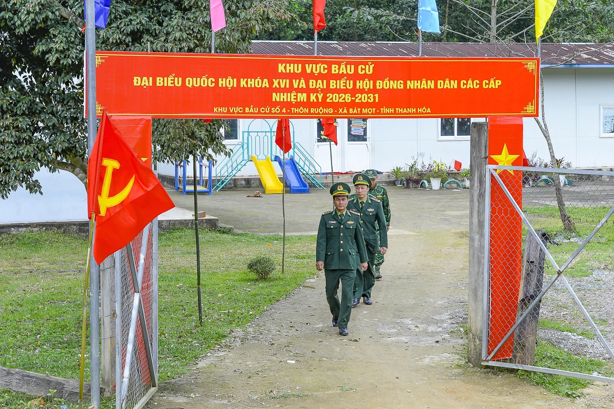 Thanh Hóa rực rỡ cờ hoa hướng về ngày hội lớn