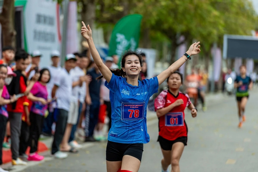 Nữ sinh Cao đẳng Y tế Thanh Hóa bứt phá, về nhất cự ly 3.000m tại Giải Việt dã Báo và PTTH Thanh Hóa