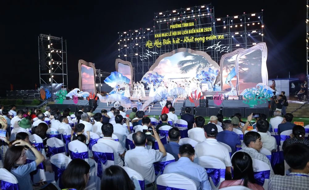 “Hải Hòa biển hát - Khát vọng vươn xa”