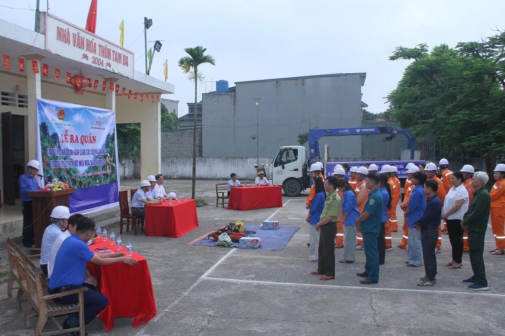 Ra quân phát quang hành lang lưới điện, bảo đảm an toàn mùa mưa bão 2026