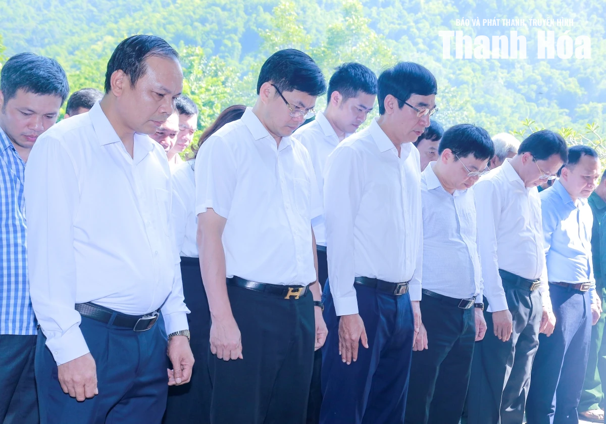Trưởng Ban Nội chính Tỉnh ủy Nguyễn Ngọc Tiến viếng các Anh hùng liệt sĩ; thăm, tặng quà gia đình chính sách