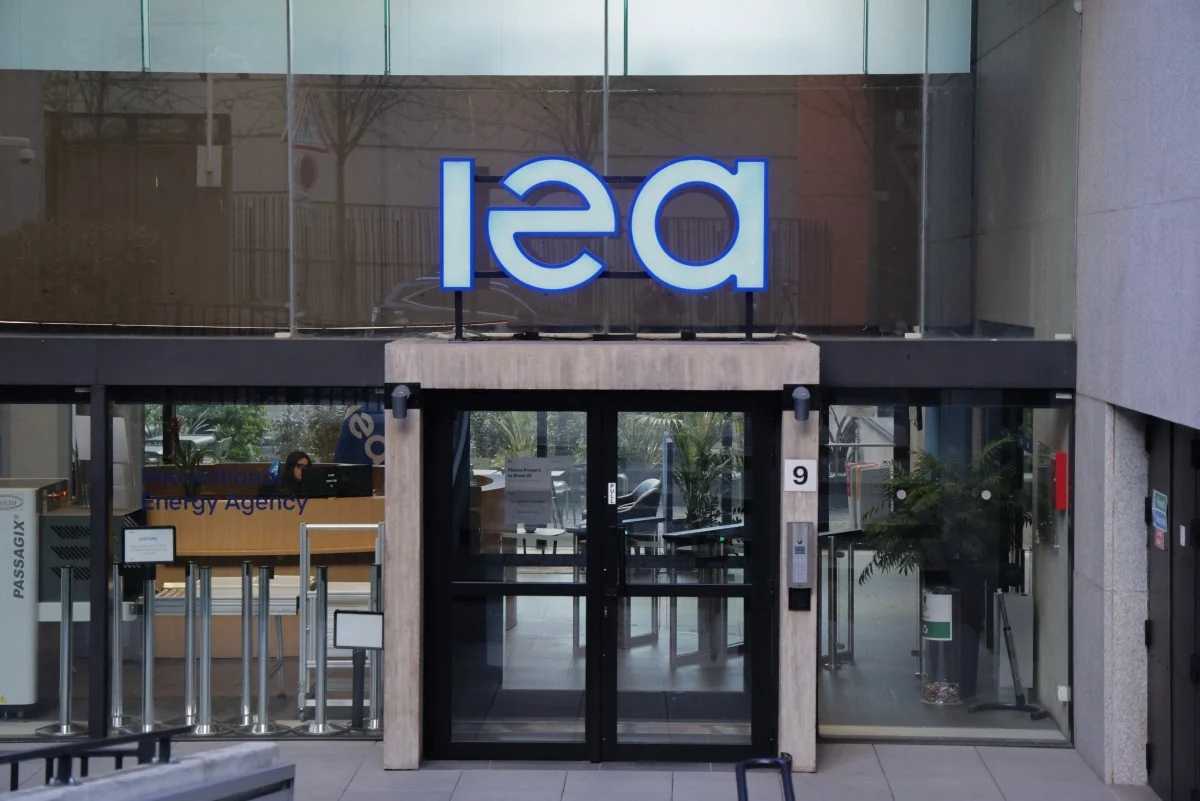 IEA: Hệ thống lọc dầu toàn cầu chịu áp lực lớn do xung đột kéo dài