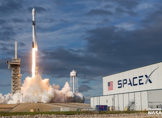 Lần đầu tiên SpaceX phóng thành công vệ tinh GPS quân sự