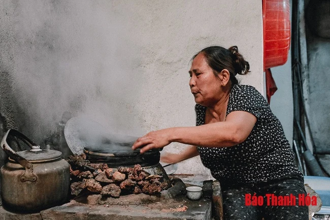 Hương vị Tết nơi làng nghề bánh đa nem Cầu Bố
