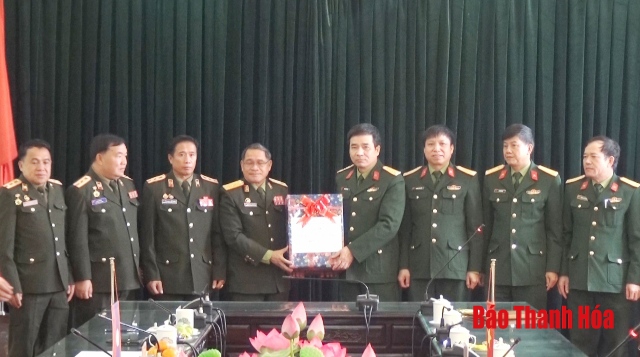 Bộ chỉ huy Quân sự tỉnh Hủa Phăn (Lào) chúc Tết Bộ chỉ huy Quân sự Thanh Hóa