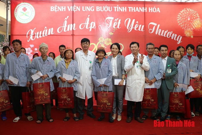 Xuân ấm áp – Tết yêu thương tại Bệnh viện Ung bướu Thanh Hóa