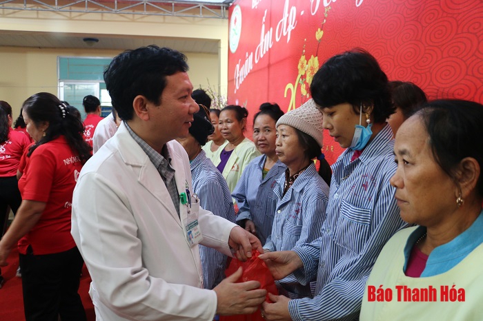 Xuân ấm áp – Tết yêu thương tại Bệnh viện Ung bướu Thanh Hóa