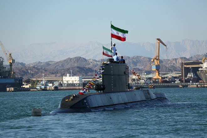 Iran trình làng tàu ngầm Fateh mới trang bị tên lửa hành trình