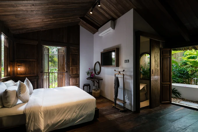 Ngôi nhà Sài Gòn xây thêm nhà đẹp như resort 