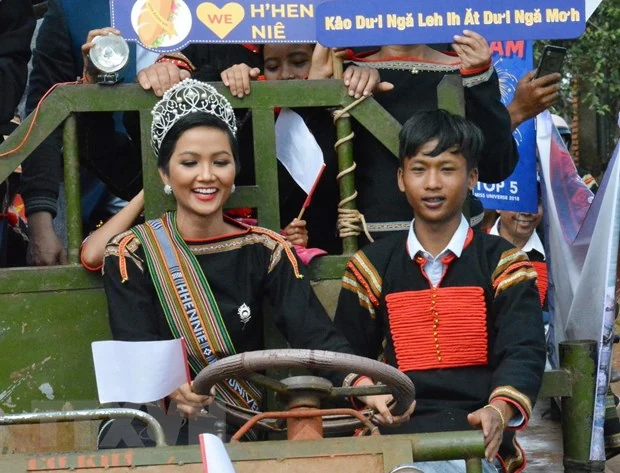 Hoa hậu Hoàn vũ H’Hen Niê - bông hoa tỏa hương từ đại ngàn