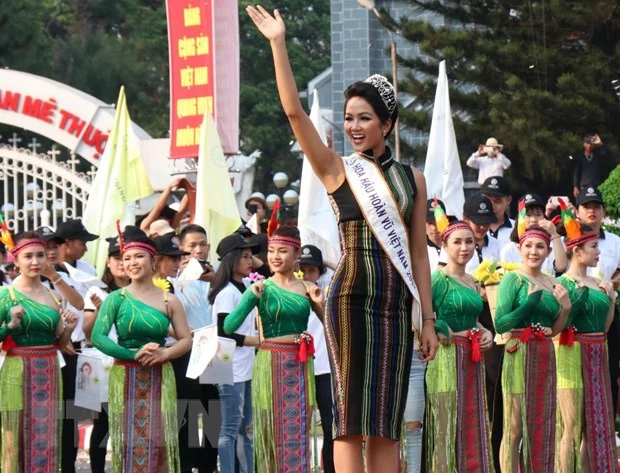 Hoa hậu Hoàn vũ H’Hen Niê - bông hoa tỏa hương từ đại ngàn