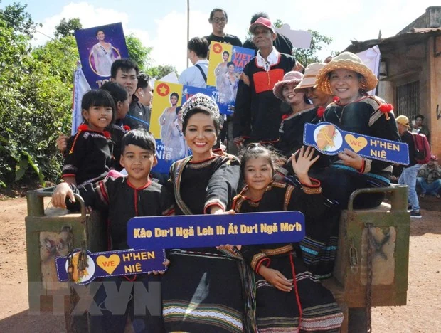 Hoa hậu Hoàn vũ H’Hen Niê - bông hoa tỏa hương từ đại ngàn