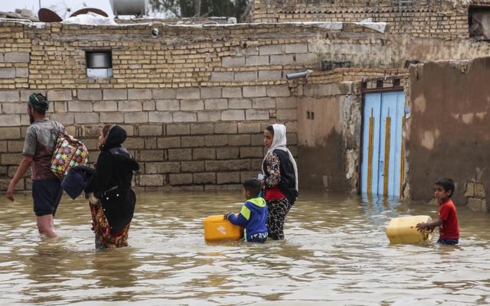 70 người chết vì lũ lụt, Iran tìm cách thoát lũ ra biển
