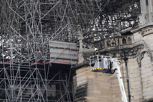 Nhân chứng kể lại khoảnh khắc Nhà thờ Đức Bà Paris chìm trong lửa