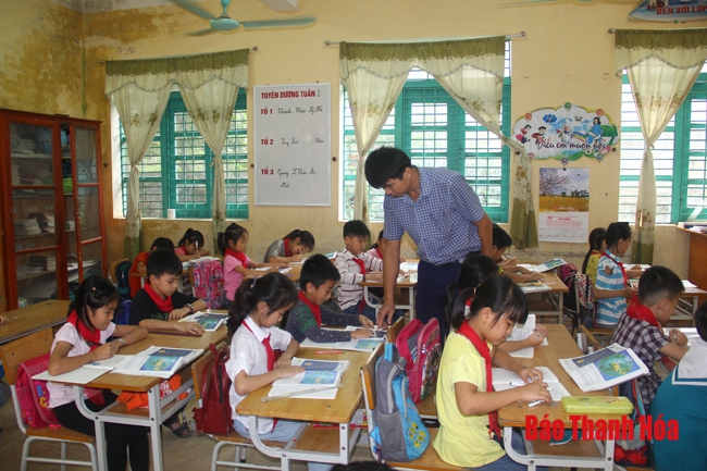 Nâng cao chất lượng dạy và học bậc tiểu học ở huyện Cẩm Thủy