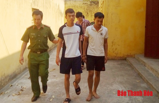 Tạm giam 8 đối tượng đuổi chém nhau trên đường