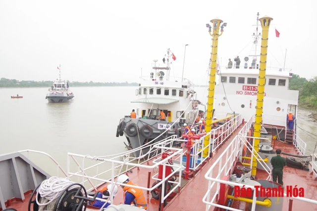 Diễn tập khắc phục sự cố tràn dầu