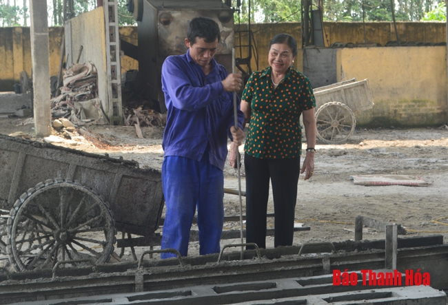 Bản lĩnh của “nữ thuyền trưởng” luôn “vững tay chèo”