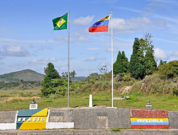 Venezuela mở trở lại các cửa khẩu biên giới với Brazil và Aruba